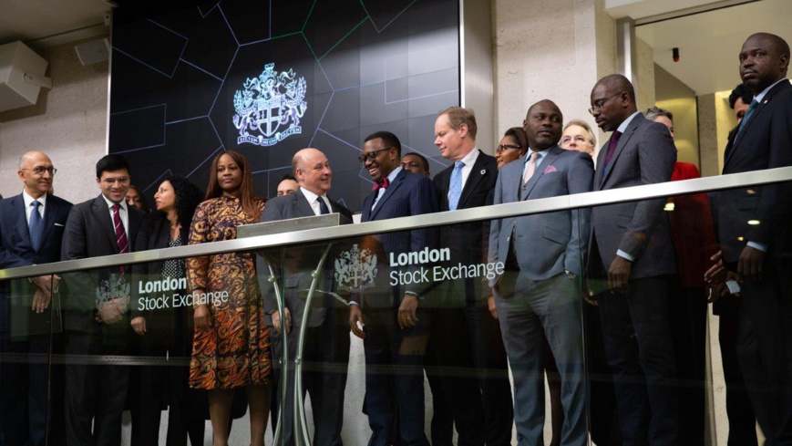 Le président de la BAD, Akinwumi Adesina, ouvre la séance à la Bourse de Londres