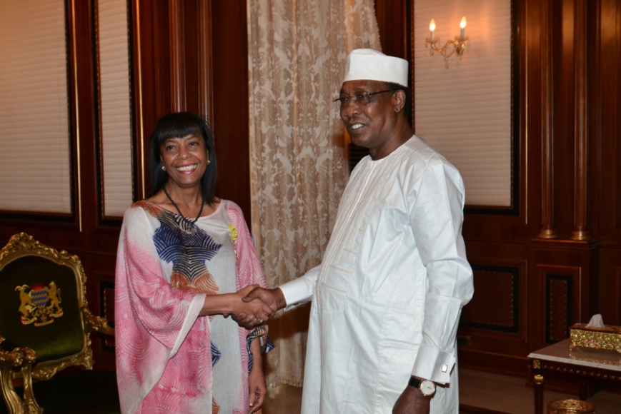 Tchad : le chef de l'Etat décore deux diplomates. © PR Tchad : le chef de l'Etat décore deux diplomates. © PR