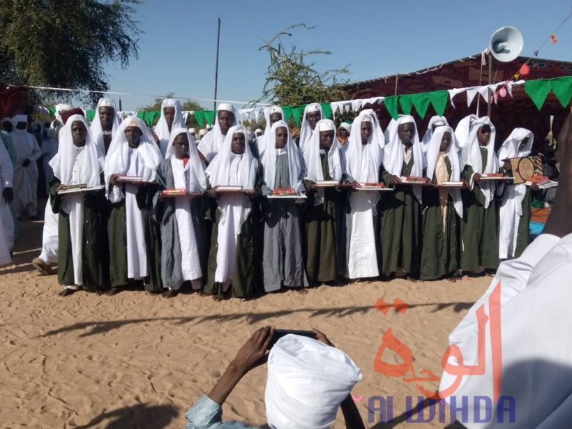 Tchad : 17 étudiants en sciences islamiques honorés au Wadi Fira. © Abdelhadi Moussa/Alwihda Info Tchad : 17 étudiants en sciences islamiques honorés au Wadi Fira. © Abdelhadi Moussa/Alwihda Info
