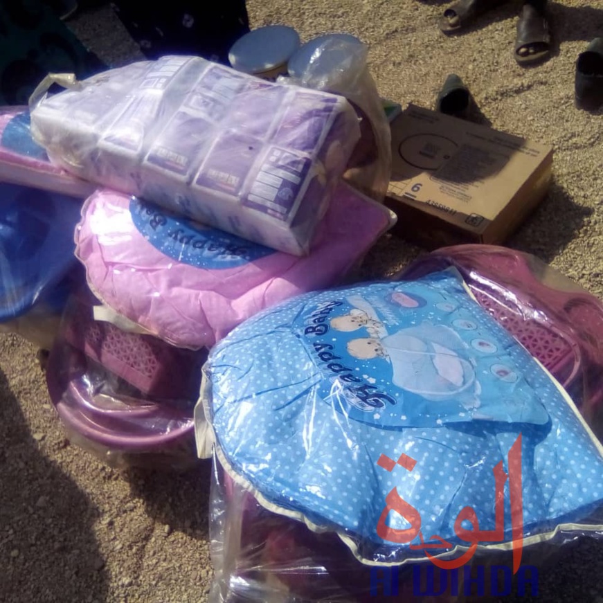 Tchad : la FGC porte assistance à la famille de 3 nouveau-nés à l'Est. © Abba Issa/Alwihda Info Tchad : la FGC porte assistance à la famille de 3 nouveau-nés à l'Est. © Abba Issa/Alwihda Info