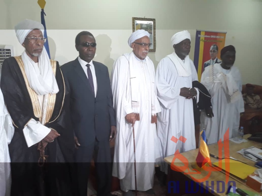 Tchad : tournée provinciale du khalife général de la confrérie Tidjania. © Alwihda Info Tchad : tournée provinciale du khalife général de la confrérie Tidjania. © Alwihda Info