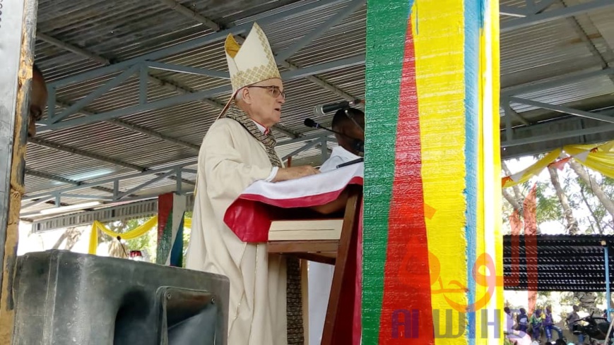 Tchad : le nouvel Évêque du diocèse de Laï consacré. © Éric Guedi/Alwihda Info Tchad : le nouvel Évêque du diocèse de Laï consacré. © Éric Guedi/Alwihda Info