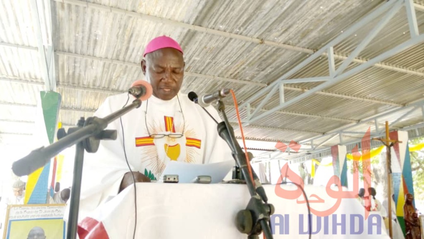 Tchad : le nouvel Évêque du diocèse de Laï consacré. © Éric Guedi/Alwihda Info Tchad : le nouvel Évêque du diocèse de Laï consacré. © Éric Guedi/Alwihda Info