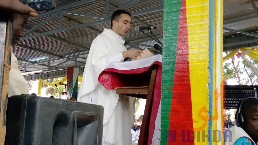 Tchad : le nouvel Évêque du diocèse de Laï consacré. © Éric Guedi/Alwihda Info Tchad : le nouvel Évêque du diocèse de Laï consacré. © Éric Guedi/Alwihda Info