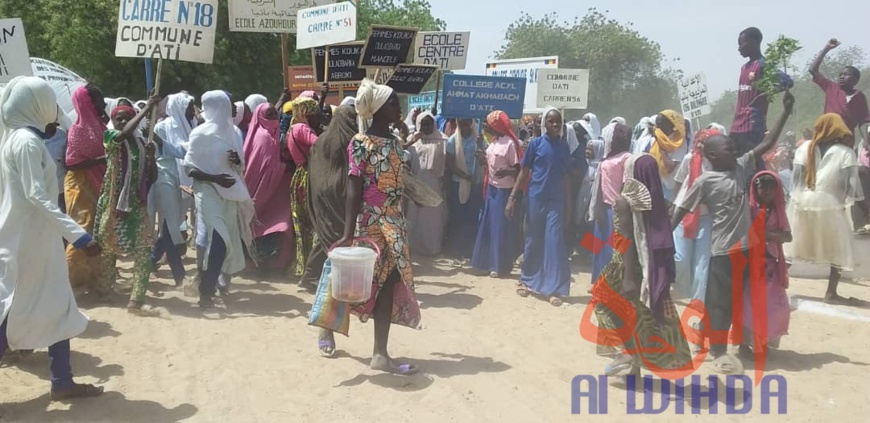 Tchad : une marche à Ati pour dénoncer les violences du genre. © Hassan Djidda Hassan/Alwihda Info Tchad : une marche à Ati pour dénoncer les violences du genre. © Hassan Djidda Hassan/Alwihda Info