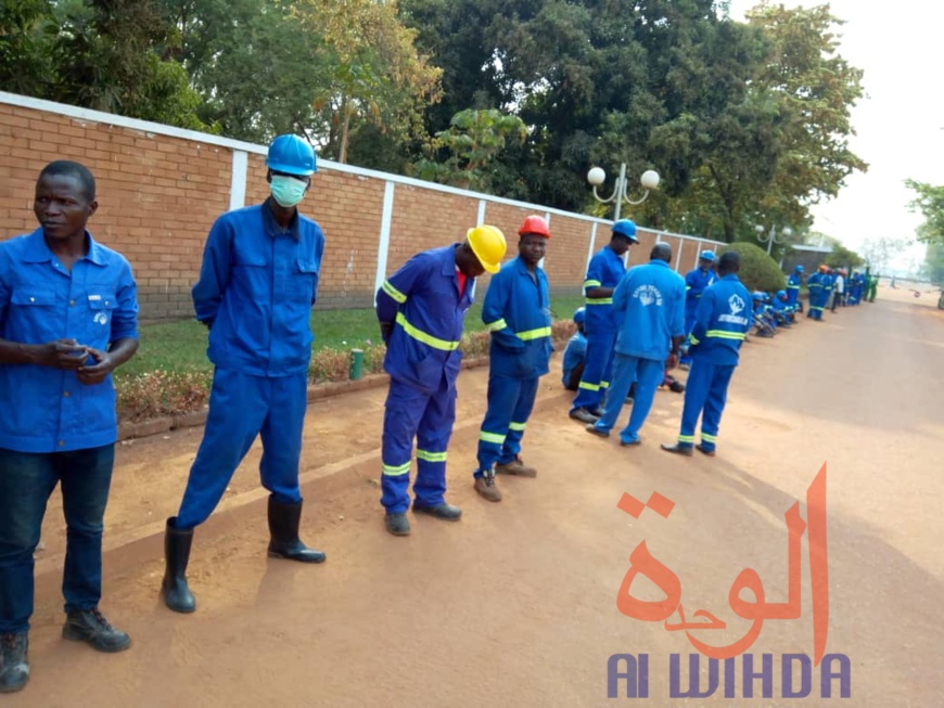 Tchad : la ministre du commerce visite les unités industrielles de Moundou Tchad : la ministre du commerce visite les unités industrielles de Moundou