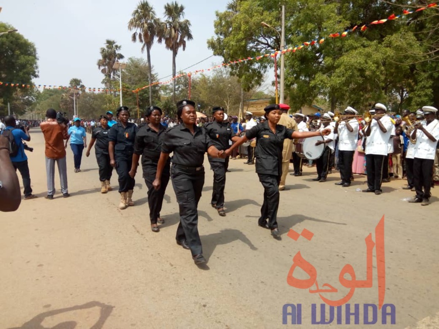 Tchad : "levez la tête, battez vous avec des idées et idéologies". © Golmen Ali/Alwihda Info Tchad : "levez la tête, battez vous avec des idées et idéologies". © Golmen Ali/Alwihda Info