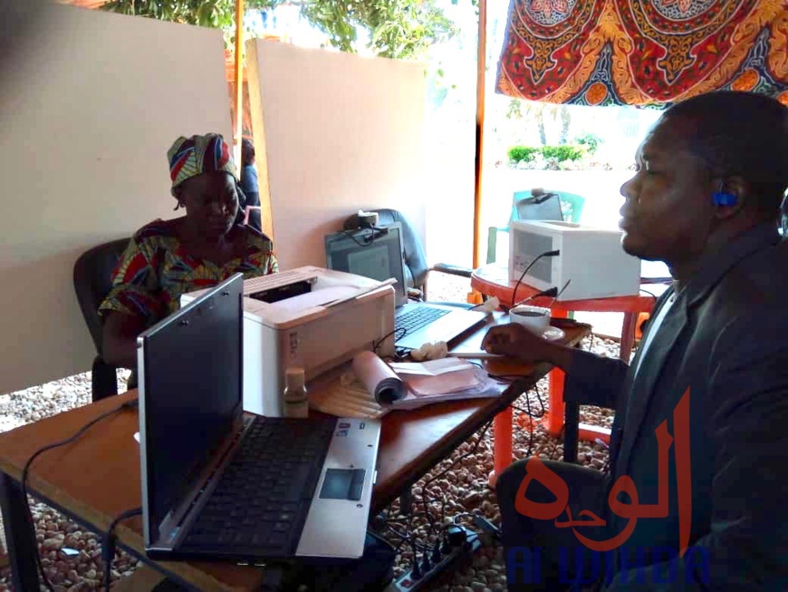 Tchad : la CNPS poursuit son opération d'enrôlement à Moundou. © Golmen Ali/Alwihda Info Tchad : la CNPS poursuit son opération d'enrôlement à Moundou. © Golmen Ali/Alwihda Info