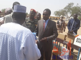 Tchad : à l'Est, 1330 kg de kits et manuels scolaires remis par la France. © Alwihda Info Tchad : à l'Est, 1330 kg de kits et manuels scolaires remis par la France. © Alwihda Info