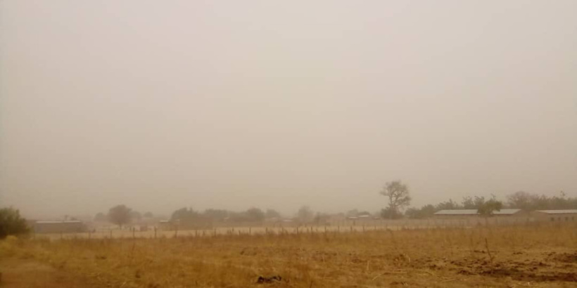 Tchad : brume de poussière et visibilité très réduite à Pala. Crédits : Foka Mapagne/Alwihda Info Tchad : brume de poussière et visibilité très réduite à Pala. Crédits : Foka Mapagne/Alwihda Info