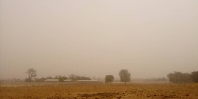 Tchad : brume de poussière et visibilité très réduite à Pala. Crédits : Foka Mapagne/Alwihda Info