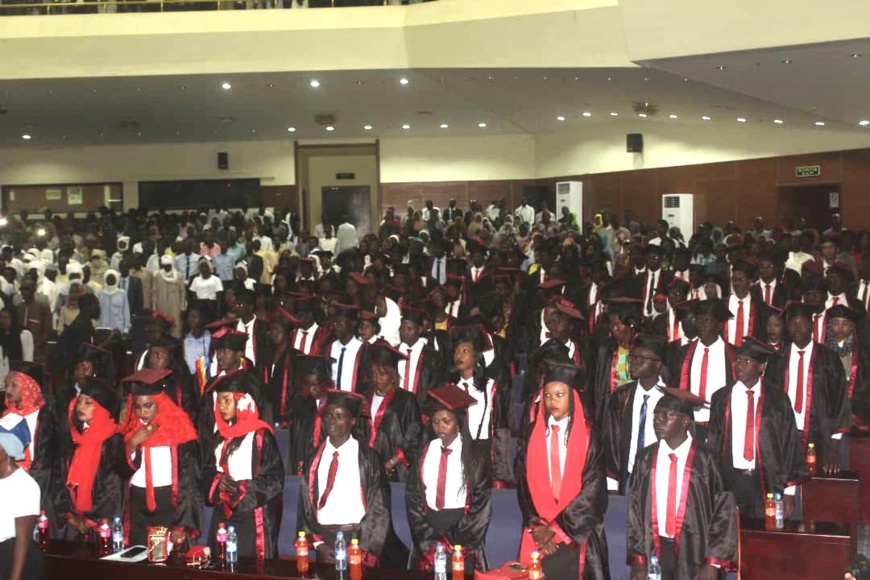 Tchad : parchemin de fin d'études pour la promotion universitaire Nadji Madou Tchad : parchemin de fin d'études pour la promotion universitaire Nadji Madou