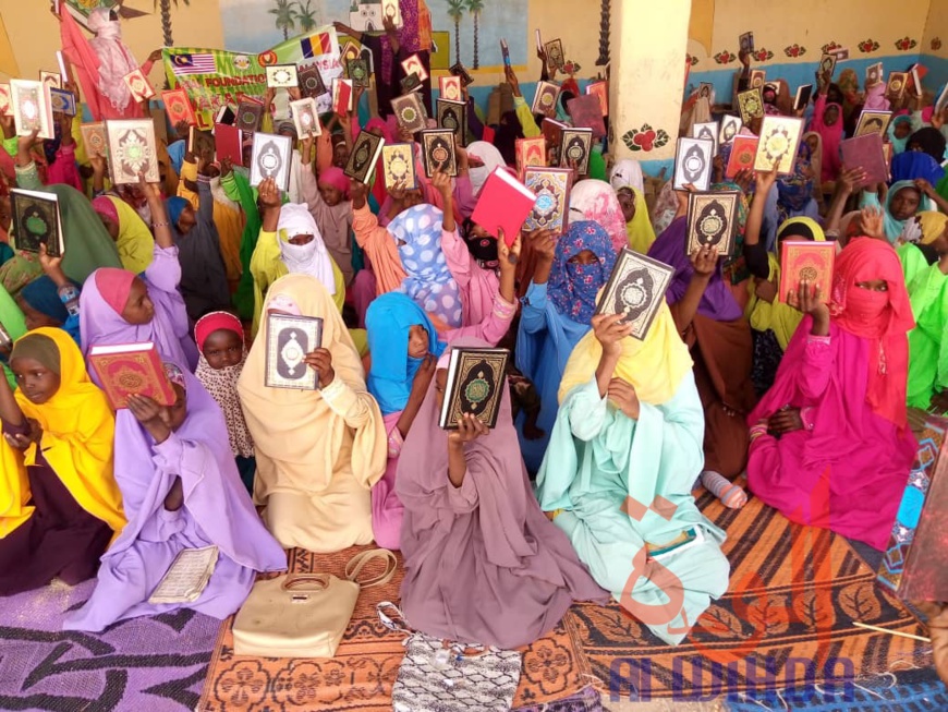 Tchad : des milliers de livres du Coran offerts à l'Est Tchad : des milliers de livres du Coran offerts à l'Est