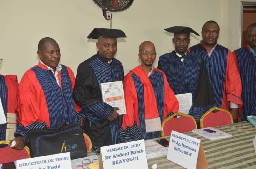 Aspects épidémiologique et clinique de la grippe : un doctorant tchadien honoré en Guinée. © DR Aspects épidémiologique et clinique de la grippe : un doctorant tchadien honoré en Guinée. © DR