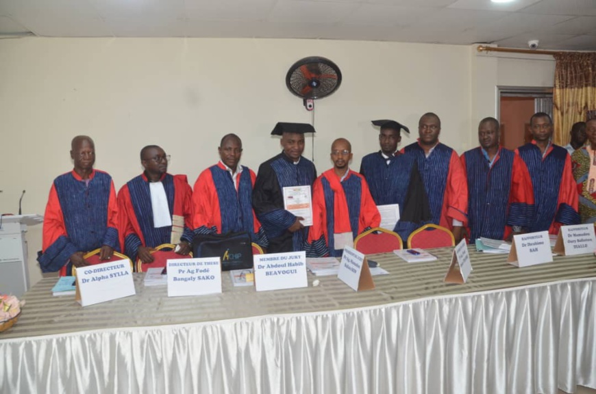 Aspects épidémiologique et clinique de la grippe : un doctorant tchadien honoré en Guinée. © DR Aspects épidémiologique et clinique de la grippe : un doctorant tchadien honoré en Guinée. © DR