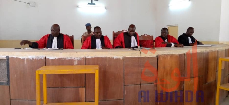 Tchad : 26 nouveaux magistrats prêtent serment à l'Est. © Alwihda Info Tchad : 26 nouveaux magistrats prêtent serment à l'Est. © Alwihda Info