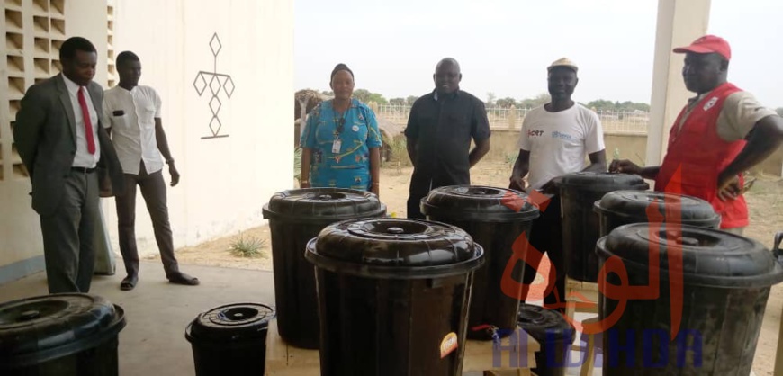 Tchad : à Laï, le procureur offre des kits sanitaires à la population