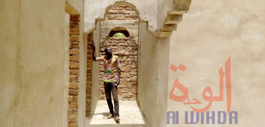 Tchad : à Laï, la population construit un siège pour la mairie. © Éric Guedi/Alwihda Info