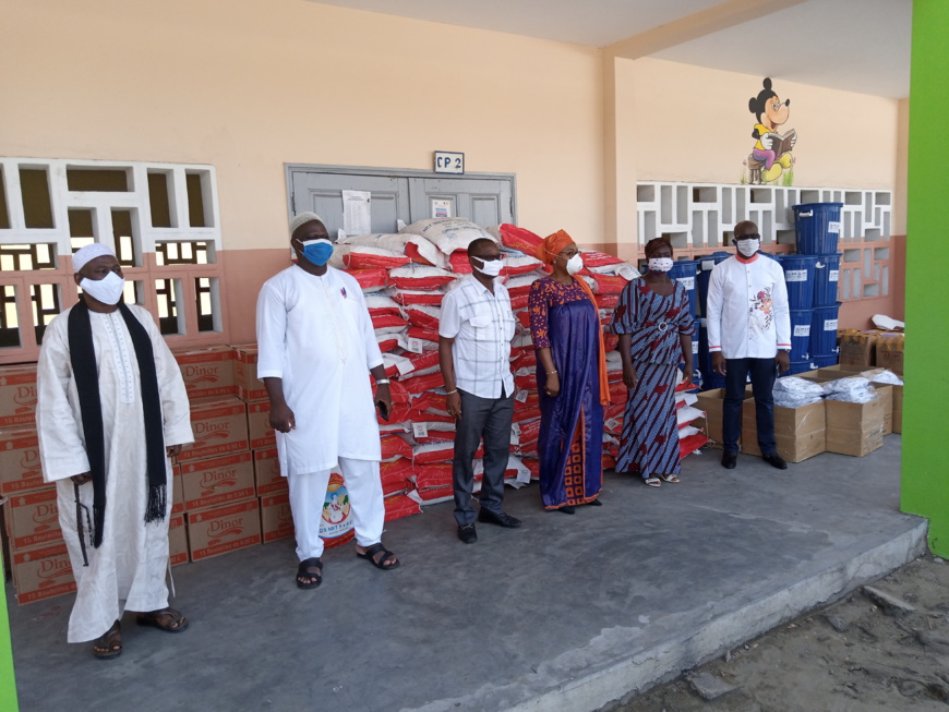 Côte d’Ivoire/Lutte contre la propagation du COVID-19 : L’Ong Afamah fait don de kits sanitaires et alimentaires aux femmes du district d’Abidjan