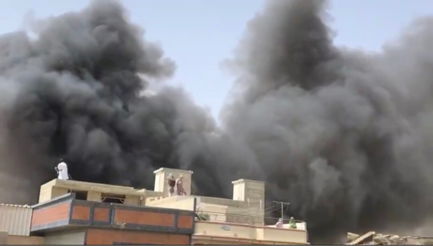 Pakistan : un avion avec une centaine de passagers s'écrase sur des maisons. © Capture d'écran/DR