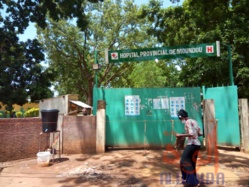 Tchad : visite du gouverneur du Logone Oriental à l'hôpital provincial de Moundou. © Golmen Ali/Alwihda Info