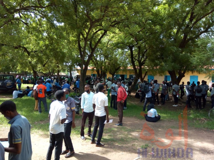 Tchad - Baccalauréat : à Moundou, enrôlement de plus de 4000 candidats. © Golmem Ali/Alwihda Info Tchad - Baccalauréat : à Moundou, enrôlement de plus de 4000 candidats. © Golmem Ali/Alwihda Info