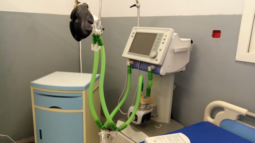 Un respirateur à l'hôpital de Farcha, au Tchad. © Dr/Min.Santé publique Un respirateur à l'hôpital de Farcha, au Tchad. © Dr/Min.Santé publique