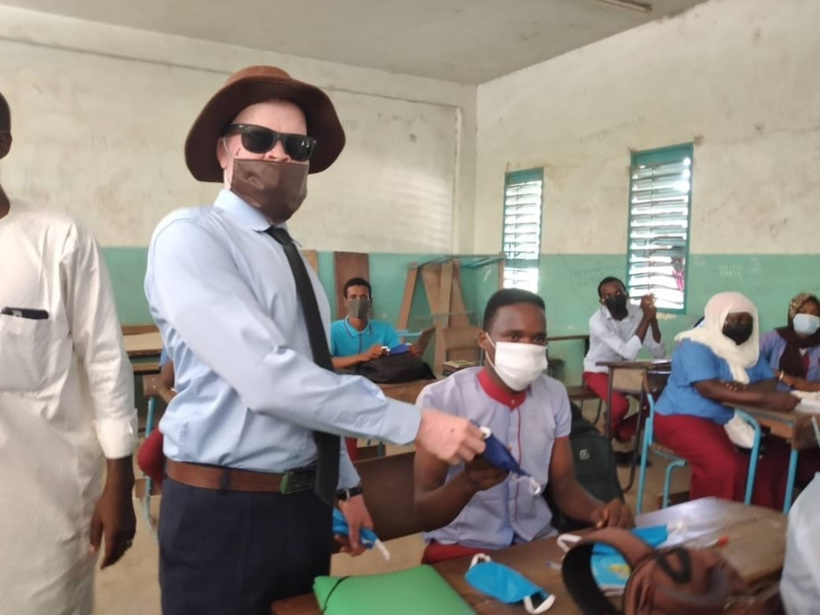 Tchad - Covid-19 : l'association d'appui aux albinos apporte son appui aux établissements