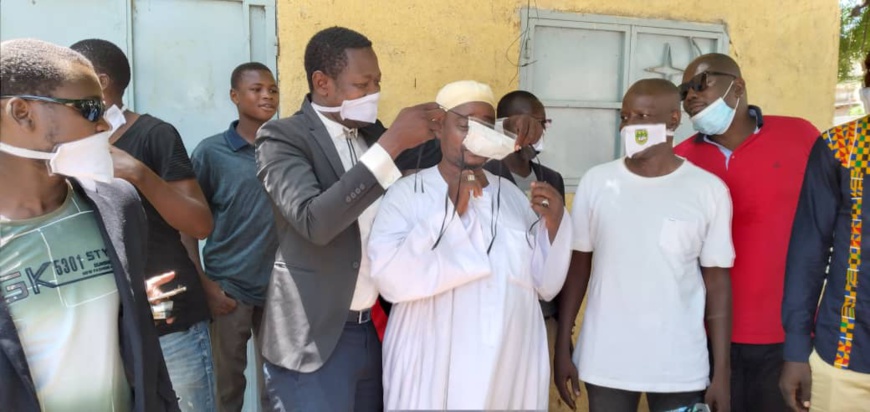 Tchad - Covid-19 : des jeunes d'Ardep Djoumal offrent des cache-nez et kits d'hygiène à N'Djamena Tchad - Covid-19 : des jeunes d'Ardep Djoumal offrent des cache-nez et kits d'hygiène à N'Djamena