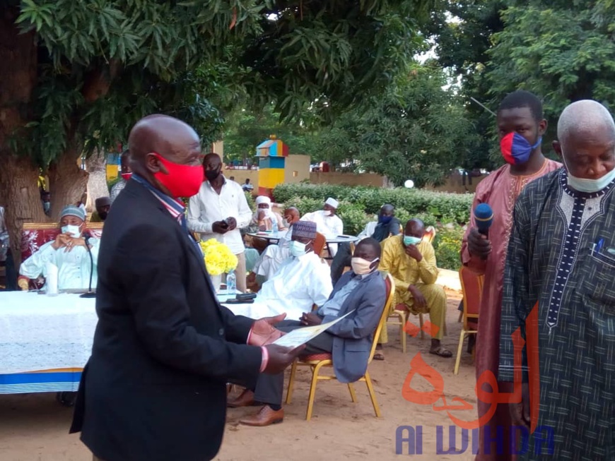 Tchad : avant son départ au Guéra, le gouverneur Dago Yacoub honore plus de 150 responsables Tchad : avant son départ au Guéra, le gouverneur Dago Yacoub honore plus de 150 responsables