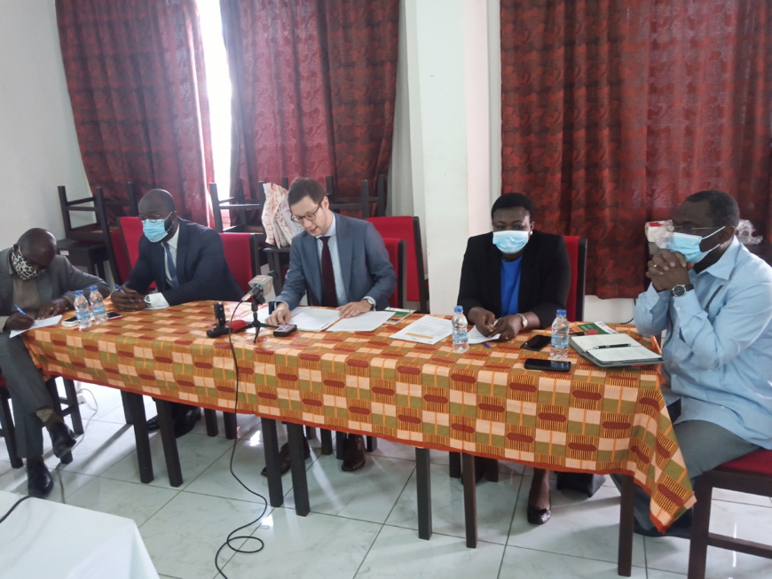 Martin Köver (au centre) a traduit tout le soutien de l'Ambassade de la République Fédérale d'Allemagne à l'ACAT-CI Martin Köver (au centre) a traduit tout le soutien de l'Ambassade de la République Fédérale d'Allemagne à l'ACAT-CI