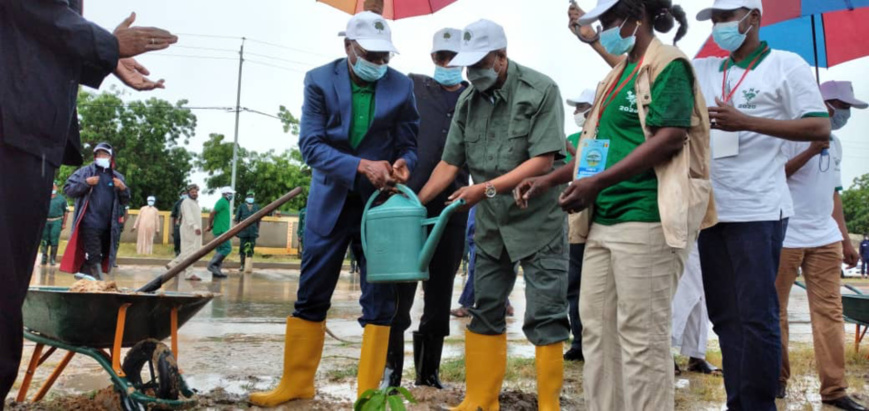 Tchad : la Semaine nationale de l'arbre lancée par le gouvernement. © Malick Mahamat/Alwihda Info Tchad : la Semaine nationale de l'arbre lancée par le gouvernement. © Malick Mahamat/Alwihda Info