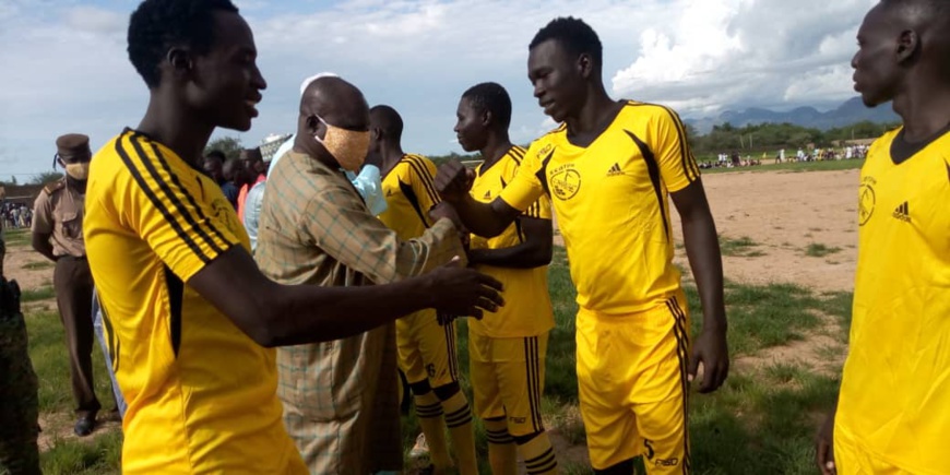 Tchad : le championnat zonal lancé à Mongo, As Mirim et une équipe d'Ati se sont confrontés. © Hassan Djidda Hassan/Alwihda Info Tchad : le championnat zonal lancé à Mongo, As Mirim et une équipe d'Ati se sont confrontés. © Hassan Djidda Hassan/Alwihda Info
