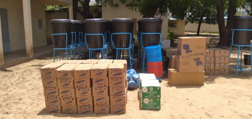 Tchad : le ministère de l'agriculture remet un important lot de kits d'hygiène pour les producteurs Tchad : le ministère de l'agriculture remet un important lot de kits d'hygiène pour les producteurs