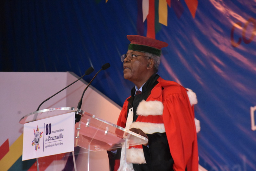 Le professeur Abraham Constant Ndinga Mbo présentant la Leçon inaugurale.