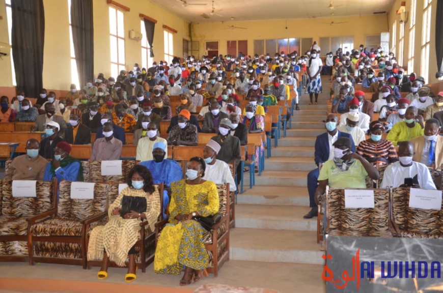 Tchad : Ndolenodji Naïmbaye Alixe élue présidente nationale du parti ARD. © Golmem Ali/Alwihda Info Tchad : Ndolenodji Naïmbaye Alixe élue présidente nationale du parti ARD. © Golmem Ali/Alwihda Info