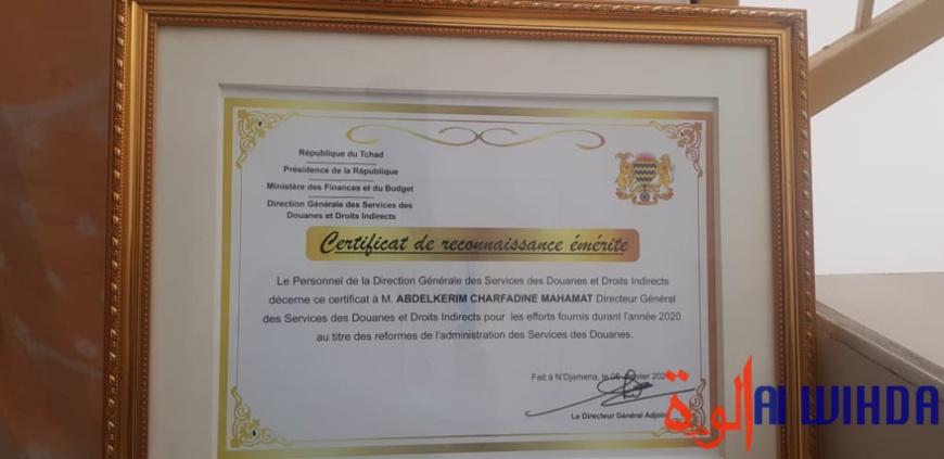 Tchad : le personnel des douanes honore son directeur général Tchad : le personnel des douanes honore son directeur général