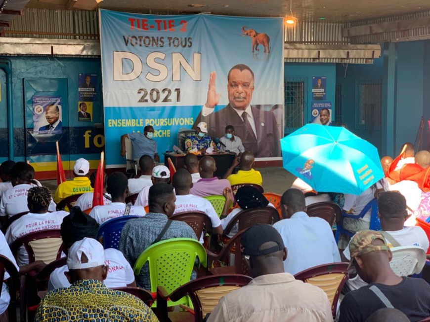 Congo-Présidentielle : Brice Dimitri Bayendissa évalue le travail réalisé par les animateurs à la base de la campagne du candidat Sassou-N’Guesso à Tié Tié II Congo-Présidentielle : Brice Dimitri Bayendissa évalue le travail réalisé par les animateurs à la base de la campagne du candidat Sassou-N’Guesso à Tié Tié II