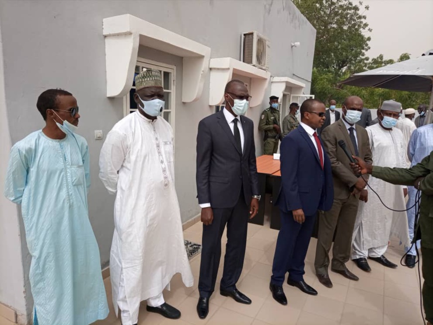 Tchad : visite du ministre de la sécurité à la direction générale de la police Tchad : visite du ministre de la sécurité à la direction générale de la police