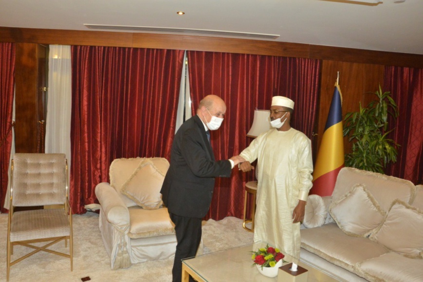 Qatar : Mahamat Idriss Deby a reçu le chef de la diplomatie française. © PR Qatar : Mahamat Idriss Deby a reçu le chef de la diplomatie française. © PR