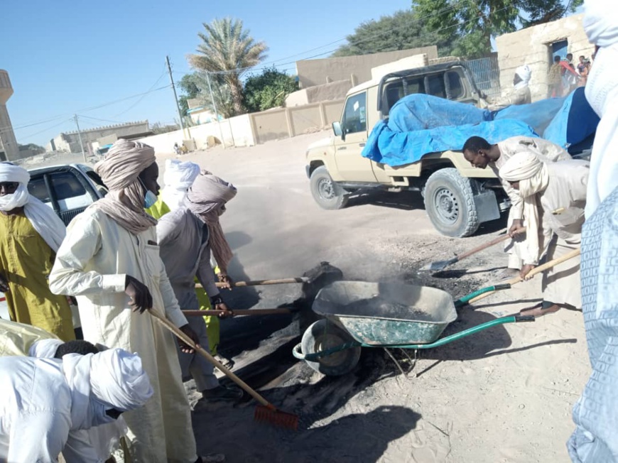 Tchad : les jeunes de Faya en opération de salubrité pour exprimer leur soutien aux autorités Tchad : les jeunes de Faya en opération de salubrité pour exprimer leur soutien aux autorités