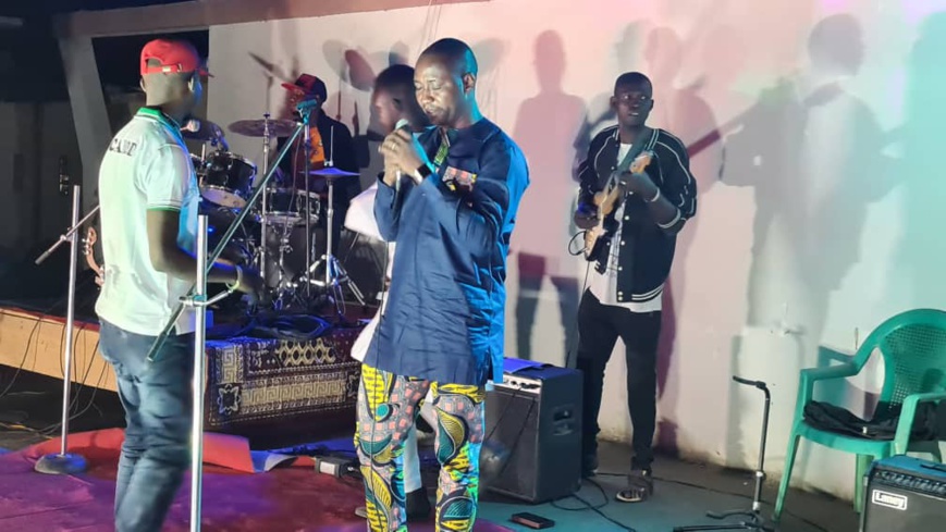 Concert : l'artiste tchado-centrafricain Bodoré impose son style en langue "Kabba" Concert : l'artiste tchado-centrafricain Bodoré impose son style en langue "Kabba"