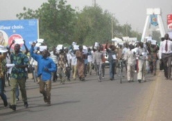 Des fonctionnaires manifestent à N'Djamena. Crédit photo : Sources Des fonctionnaires manifestent à N'Djamena. Crédit photo : Sources