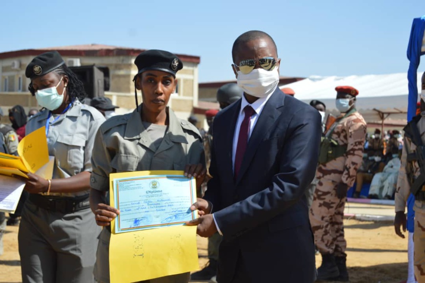 Tchad : 13 élèves policiers distingués à l'issue de leur formation Tchad : 13 élèves policiers distingués à l'issue de leur formation