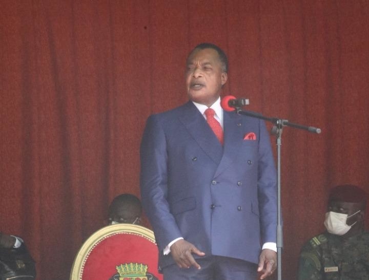 Denis Sassou N'Guesso donnant des orientations à la Force publique