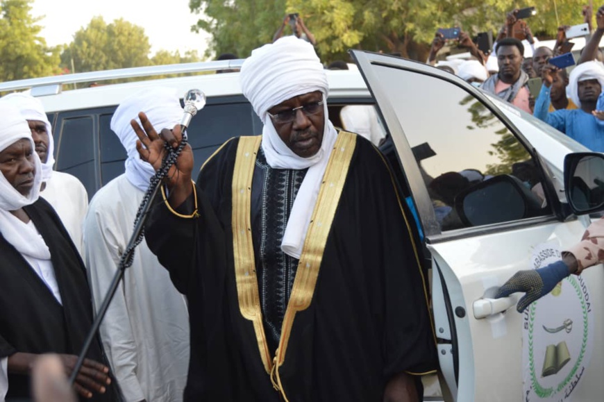 Tchad : une grande foule accueille le sultan du Ouaddaï à N'Djamena Tchad : une grande foule accueille le sultan du Ouaddaï à N'Djamena