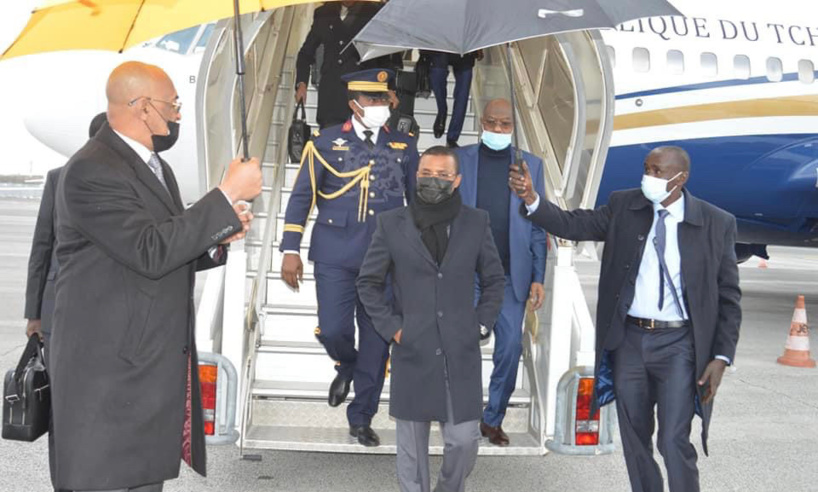 Le chef de la transition tchadienne est arrivé à Paris Le chef de la transition tchadienne est arrivé à Paris