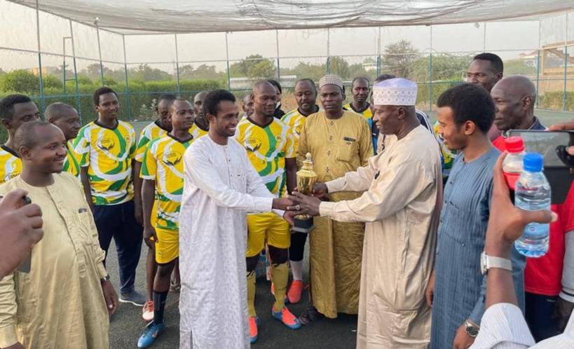 N’Djamena : l’équipe de foot du 1er arrondissement remporte une compétition à Klemat N’Djamena : l’équipe de foot du 1er arrondissement remporte une compétition à Klemat