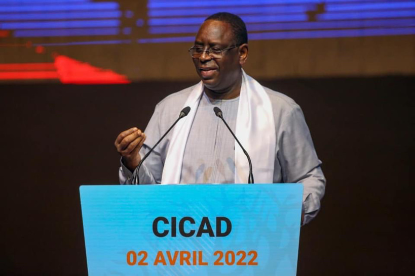 Macky Sall appelle les jeunes à ne pas perdre le temps dans l’usage abusif d’Internet