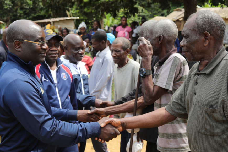 Accolades entre Arcène NIAMBA et les notabilités traditionnelles